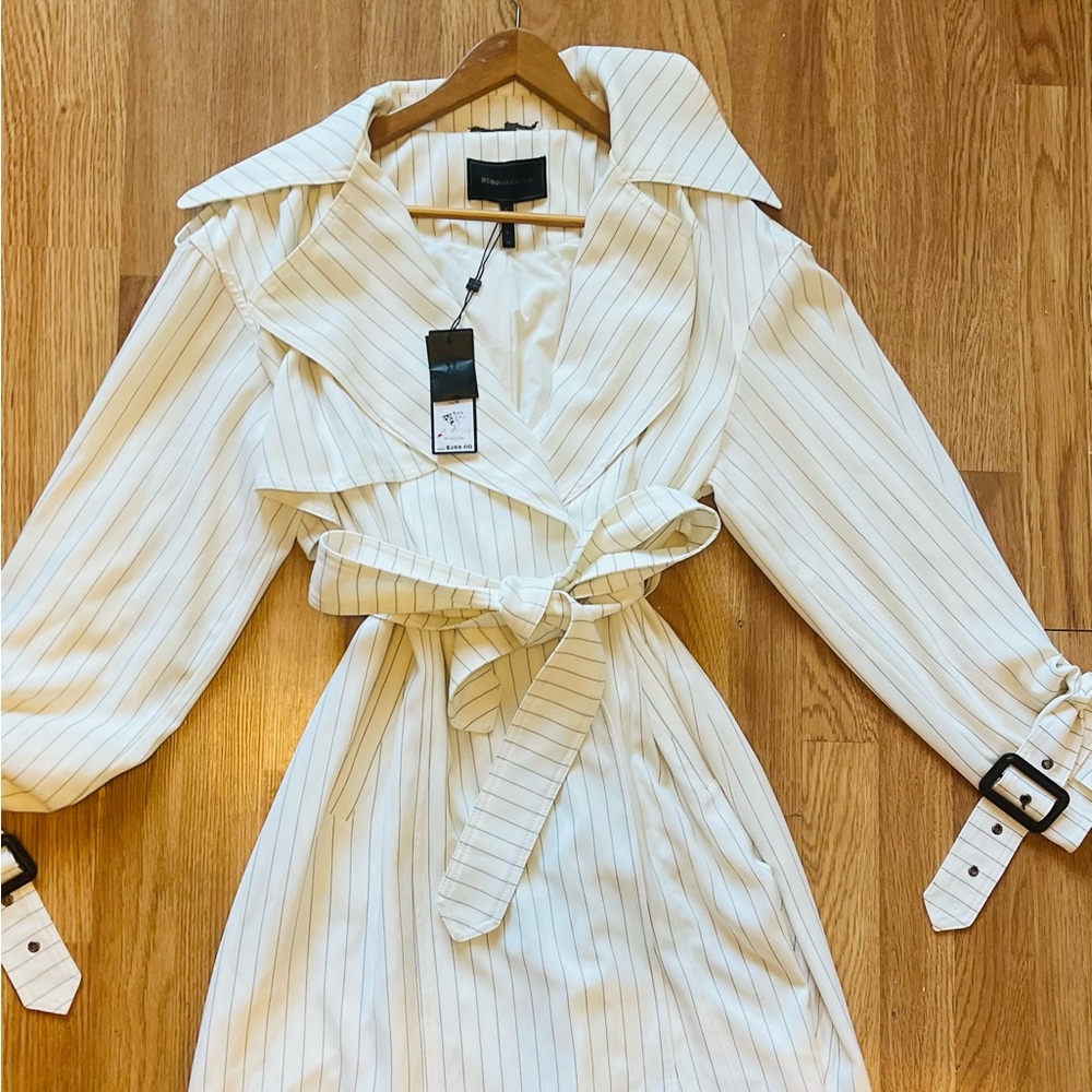 BCBG maxazria pinstripe white trench coat with belt black white aurora size M